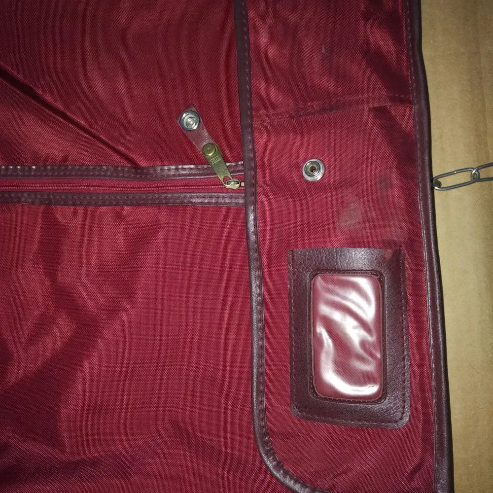 SAMSONITE BURGUNDY GARMENT BAG